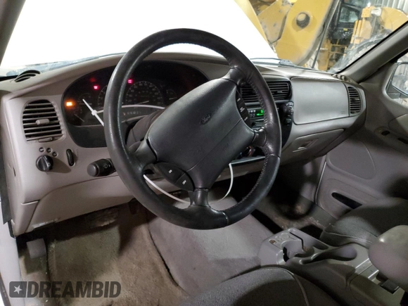 1998 Ford Explorer Sport z VIN 1FMYU24X2WUC07528, wystawiony jako Copart lot #44371365 z przebiegiem 195 798 mil mil oraz Szkoda całkowita • Salvage title. Historia ofert i sprzedaży dostępna na DreamBid. Obrazek 8.