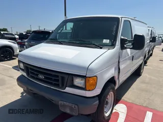 2007 Ford Econoline Cargo Commercial z VIN 1FTNE24W47DA96610, wystawiony jako IAAI lot #42363797 z przebiegiem 385 351 mil mil oraz . Historia ofert i sprzedaży dostępna na DreamBid. Obrazek 1.
