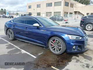 2019 Audi S5 Sportback Prestige z VIN WAUC4CF56KA015053, wystawiony jako IAAI lot #41654469 z przebiegiem 54 560 mil mil oraz . Historia ofert i sprzedaży dostępna na DreamBid. Obrazek 1.