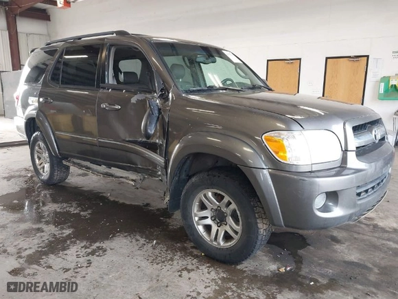 2005 Toyota Sequoia Limited with VIN 5TDBT48A95S241368, listed as a IAAI auction lot 41753836 with 223,483 mi miles. Bid and sale history available at carsss.com. Image 1.