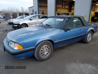 1989 Ford Mustang z VIN 1FABP44E3KF207750, wystawiony jako Copart lot #42017385 z przebiegiem 62 646 mil mil oraz Czysty tytuł • Clean title. Historia ofert i sprzedaży dostępna na DreamBid. Obrazek 1.