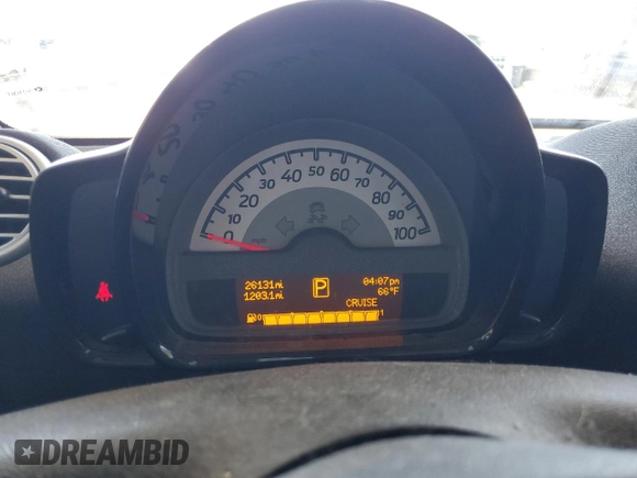 2014 Smart fortwo Pure with VIN WMEEJ3BA6EK783848, listed as a Copart auction lot 58244595 with 26,131 mi miles and Clean title. Bid and sale history available at DreamBid. Image 9.