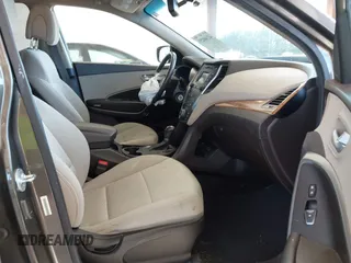 2014 Hyundai Santa Fe z VIN 5XYZUDLB0EG187192, wystawiony jako IAAI lot #42360255 z przebiegiem 154 607 mil mil oraz . Historia ofert i sprzedaży dostępna na DreamBid. Obrazek 5.