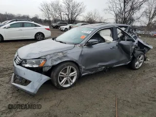 2015 Volkswagen Passat SE z VIN 1VWBV7A33FC031503, wystawiony jako Copart lot #52080465 z przebiegiem Nie podano mil oraz Nie do naprawy • Non repairable. Historia ofert i sprzedaży dostępna na DreamBid. Obrazek 1.