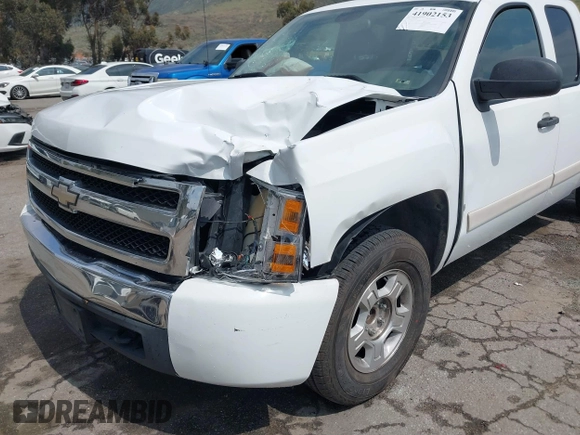 2008 Chevrolet Silverado 1500 1LT with VIN 1GCEC19JX8Z313921, listed as a IAAI auction lot 41902153 with 180,265 mi miles and . Bid and sale history available at DreamBid. Image 6.