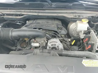 2019 Ram 1500 Laramie z VIN 1C6SRFJT9KN517692, wystawiony jako IAAI lot #43064215 z przebiegiem 134 626 mil mil oraz . Historia ofert i sprzedaży dostępna na DreamBid. Obrazek 18.