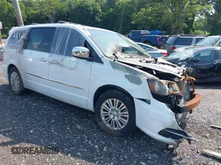 2015 Chrysler Town & Country Limited Platinum with VIN 2C4RC1GG2FR554713, listed as a IAAI auction lot 39868461 with 110,282 mi miles. Bid and sale history available at carsss.com. Image 1.