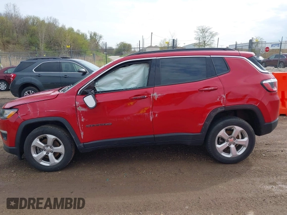 2019 Jeep Compass Latitude z VIN 3C4NJDBB6KT849953, wystawiony jako IAAI lot #42127184 z przebiegiem 47 361 mil mil oraz . Historia ofert i sprzedaży dostępna na DreamBid. Obrazek 14.