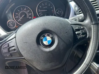 2013 BMW 3 Series 328i z VIN WBA3A5G53DNP19158, wystawiony jako Copart lot #65595645 z przebiegiem 173 331 mil mil oraz Czysty tytuł • Clean title. Historia ofert i sprzedaży dostępna na DreamBid. Obrazek 12.