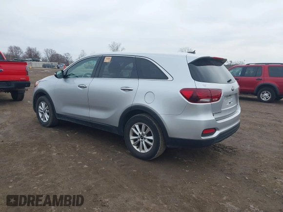 2020 Kia Sorento LX with VIN 5XYPG4A30LG656482, listed as a IAAI auction lot 41823865 with 101,486 mi miles. Bid and sale history available at carsss.com. Image 3.