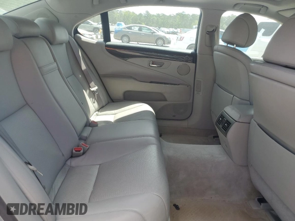 2007 Lexus LS 460 L z VIN JTHGL46F575011306, wystawiony jako Copart lot #53379905 z przebiegiem 191 689 mil mil oraz Szkoda całkowita • Salvage title. Historia ofert i sprzedaży dostępna na DreamBid. Obrazek 10.