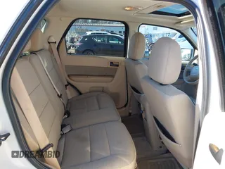 2010 Ford Escape XLT с VIN 1FMCU0D77AKD38652, выставлен на аукционе IAAI как лот 41264448 с пробегом 257 864 миль миль и . История ставок и продаж доступна на DreamBid. Изображение 8.