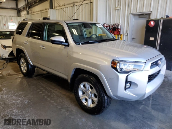 2024 Toyota 4Runner SR5 with VIN JTEEU5JR0R5314652, listed as a Copart auction lot 56411195 with 19,948 mi miles and Clean title. Bid and sale history available at DreamBid. Image 4.