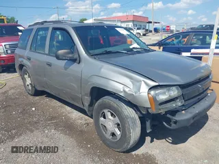 2002 Chevrolet TrailBlazer LS with VIN 1GNDS13S322303772, listed as a IAAI auction lot 42143005 with 208,765 mi miles and . Bid and sale history available at DreamBid. Image 6.