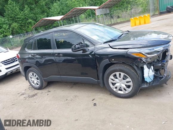 2023 Toyota Corolla Cross L z VIN 7MUAAABG8PV056556, wystawiony jako IAAI lot #42212865 z przebiegiem 13 948 mil mil oraz . Historia ofert i sprzedaży dostępna na DreamBid. Obrazek 13.