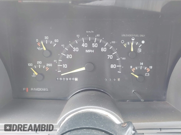 1992 GMC Suburban z VIN 1GKEC16K9NJ722021, wystawiony jako IAAI lot #42255371 z przebiegiem 180 966 mil mil oraz . Historia ofert i sprzedaży dostępna na DreamBid. Obrazek 7.