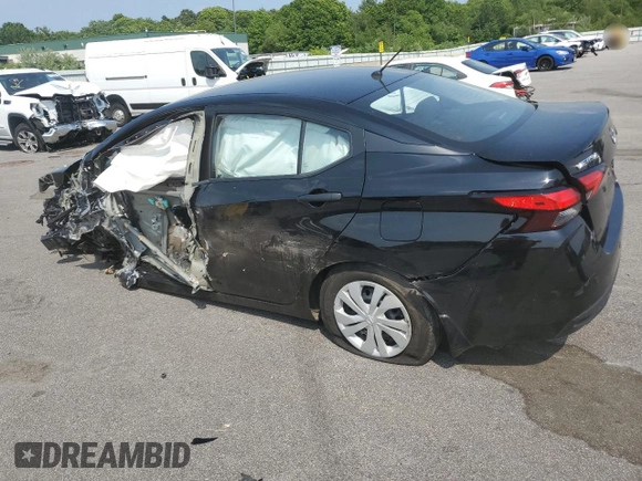 2024 Nissan Versa S z VIN 3N1CN8DV8RL927835, wystawiony jako Copart lot #59790805 z przebiegiem 9 015 mil mil oraz Szkoda całkowita • Salvage title. Historia ofert i sprzedaży dostępna na DreamBid. Obrazek 2.