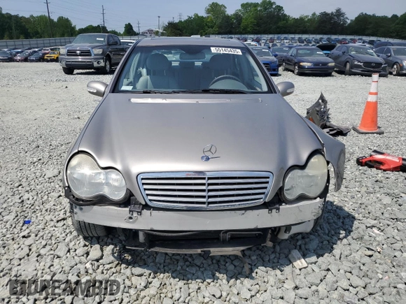 2004 Mercedes-Benz C 240 with VIN WDBRF61J44A551739, listed as a Copart auction lot 55145435 with 82,864 mi miles and Salvage title. Bid and sale history available at DreamBid. Image 5.