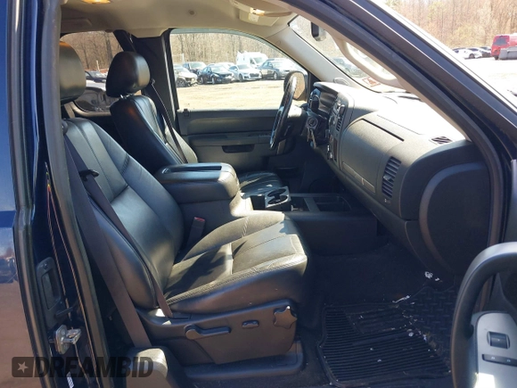 2012 Chevrolet Silverado 1500 LT with VIN 1GCRKSE77CZ192665, listed as a IAAI auction lot 41888886 with 167,084 mi miles. Bid and sale history available at carsss.com. Image 5.