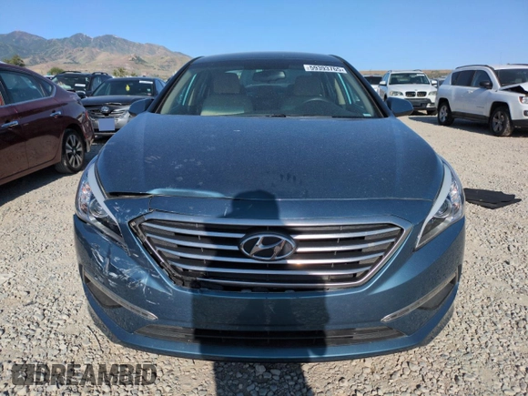 2015 Hyundai Sonata SE z VIN 5NPE24AFXFH219263, wystawiony jako Copart lot #59393765 z przebiegiem 67 556 mil mil oraz Szkoda całkowita • Salvage title. Historia ofert i sprzedaży dostępna na DreamBid. Obrazek 5.