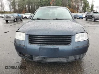 2004 Volkswagen Passat GL with VIN WVWMD63B74P192522, listed as a Copart auction lot 84493224 with 137,689 mi miles and Salvage title. Bid and sale history available at DreamBid. Image 5.