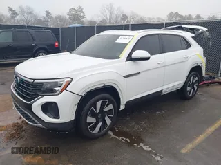 2024 Volkswagen Atlas SE z VIN 1V2JE2CA9RC238428, wystawiony jako IAAI lot #41340830 z przebiegiem 6 992 mil mil oraz . Historia ofert i sprzedaży dostępna na DreamBid. Obrazek 22.