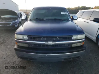 2000 Chevrolet Silverado 1500 with VIN 2GCEC19V8Y1352258, listed as a Copart auction lot 84738234 with 298,405 mi miles and Salvage Title. Bid and sale history available at carsss.com. Image 5.