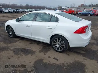 2017 Volvo S60 Inscription z VIN LYV402TK3HB196430, wystawiony jako IAAI lot #41301147 z przebiegiem 20 188 mil mil oraz . Historia ofert i sprzedaży dostępna na DreamBid. Obrazek 3.