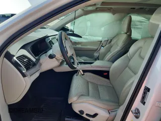 2022 Volvo XC90 Inscription z VIN YV4A22PL2N1823473, wystawiony jako Copart lot #61167815 z przebiegiem 69 200 mil mil oraz Szkoda całkowita • Salvage title. Historia ofert i sprzedaży dostępna na DreamBid. Obrazek 7.