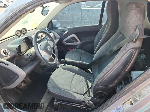2013 Smart fortwo Passion with VIN WMEEJ9AA2DK722421, listed as a Copart auction lot 65154035 with 19,579 mi miles and Clean title. Bid and sale history available at DreamBid. Image 7.