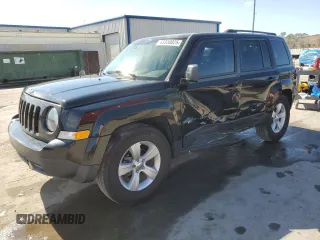 2017 Jeep Patriot High Altitude z VIN 1C4NJPFA7HD117056, wystawiony jako Copart lot #43330025 z przebiegiem 113 233 mil mil oraz Szkoda całkowita • Salvage title. Historia ofert i sprzedaży dostępna na DreamBid. Obrazek 1.