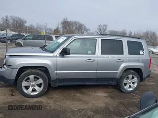 2016 Jeep Patriot Latitude с VIN 1C4NJPFB0GD543677, выставлен на аукционе IAAI как лот 41558393 с пробегом 101 932 миль миль и . История ставок и продаж доступна на DreamBid. Изображение 14.