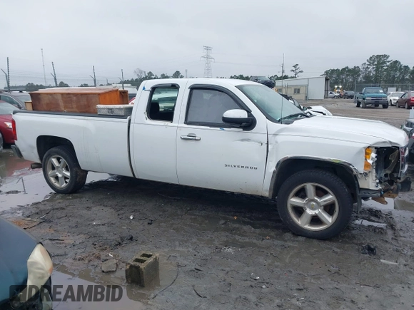 2010 Chevrolet Silverado 1500 with VIN 1GCSCPE09AZ283481, listed as a IAAI auction lot 41627885 with 159,773 mi miles and . Bid and sale history available at DreamBid. Image 12.