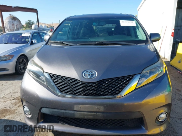 2017 Toyota Sienna SE with VIN 5TDXZ3DC3HS822312, listed as a IAAI auction lot 42588024 with 84,565 mi miles and . Bid and sale history available at DreamBid. Image 12.
