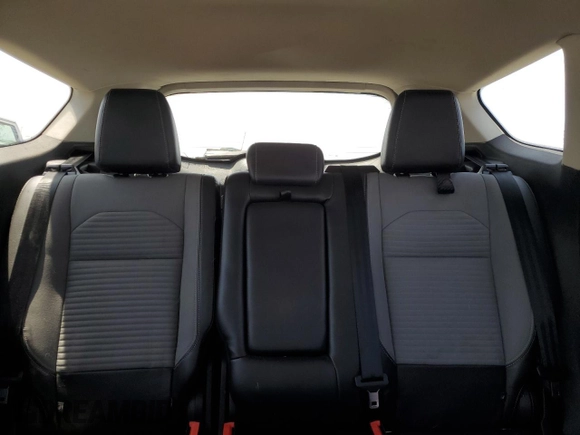 2017 Ford Escape SE z VIN 1FMCU0G92HUD20328, wystawiony jako Copart lot #55181485 z przebiegiem Nie podano mil oraz Szkoda całkowita • Salvage title. Historia ofert i sprzedaży dostępna na DreamBid. Obrazek 10.