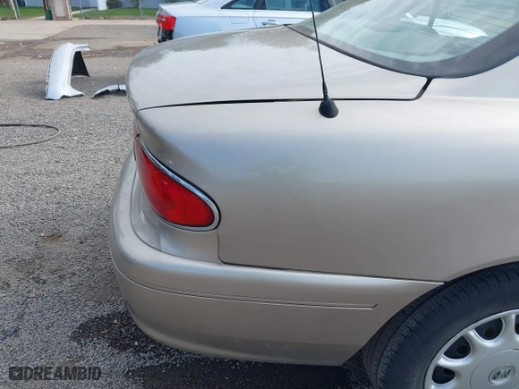 2003 Buick Century Custom with VIN 2G4WS52J431197010, listed as a IAAI auction lot 42047504 with 161,850 mi miles. Bid and sale history available at carsss.com. Image 18.