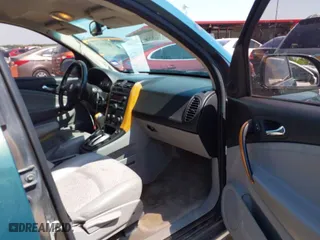 2006 Saturn VUE with VIN 5GZCZ63446S825877, listed as a IAAI auction lot 42029171 with 205,130 mi miles. Bid and sale history available at carsss.com. Image 5.