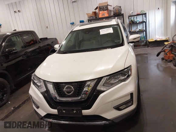 2017 Nissan Rogue SL z VIN JN8AT2MV8HW256848, wystawiony jako IAAI lot #42271691 z przebiegiem 103 597 mil mil oraz . Historia ofert i sprzedaży dostępna na DreamBid. Obrazek 12.