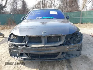2007 BMW 3 Series 328xi with VIN WBAVC93587K031632, listed as a IAAI auction lot 41711350 with 184,703 mi miles. Bid and sale history available at carsss.com. Image 6.