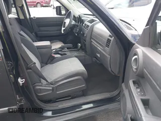 2007 Dodge Nitro SXT with VIN 1D8GT28K27W502900, listed as a IAAI auction lot 42077428 with 166,114 mi miles. Bid and sale history available at carsss.com. Image 5.