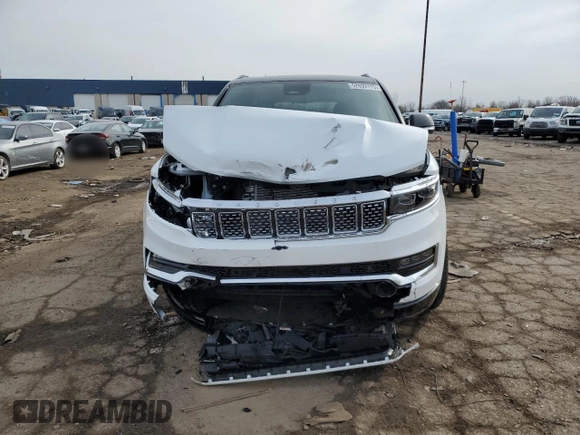 2023 Jeep Grand Wagoneer z VIN 1C4SJVEJ4PS550269, wystawiony jako Copart lot #52693175 z przebiegiem 9 915 mil mil oraz Szkoda całkowita • Salvage title. Historia ofert i sprzedaży dostępna na DreamBid. Obrazek 5.