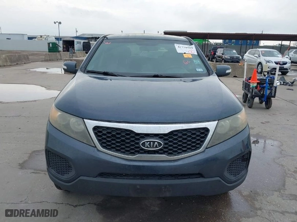 2012 Kia Sorento LX with VIN 5XYKT3A11CG191936, listed as a IAAI auction lot 41720909 with 228,323 mi miles. Bid and sale history available at carsss.com. Image 6.
