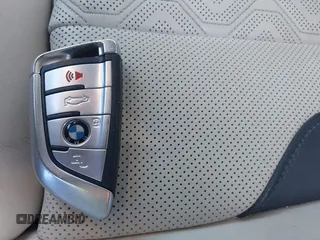 2020 BMW M8 z VIN WBSAE0C06LCD53214, wystawiony jako IAAI lot #38301455 z przebiegiem 20 410 mil mil oraz . Historia ofert i sprzedaży dostępna na DreamBid. Obrazek 11.