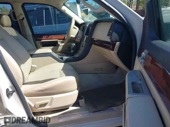 2005 Lincoln Aviator with VIN 5LMEU88H25ZJ20090, listed as a IAAI auction lot 41748427 with 128,234 mi miles and . Bid and sale history available at DreamBid. Image 5.