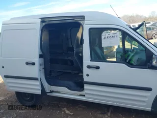 2010 Ford Transit Connect XL z VIN NM0LS7AN9AT033277, wystawiony jako IAAI lot #41455861 z przebiegiem Nie podano mil oraz . Historia ofert i sprzedaży dostępna na DreamBid. Obrazek 14.