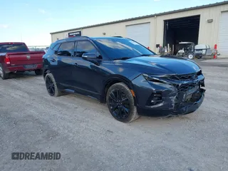 2021 Chevrolet Blazer RS z VIN 3GNKBKRS8MS567677, wystawiony jako IAAI lot #40818957 z przebiegiem 62 182 mil mil oraz . Historia ofert i sprzedaży dostępna na DreamBid. Obrazek 1.