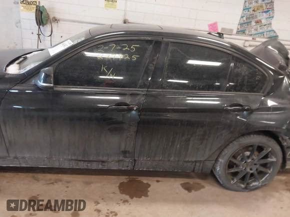 2013 BMW 3 Series 328i xDrive with VIN WBA3B5G57DNS02815, listed as a IAAI auction lot 41643602 with 162,895 mi miles. Bid and sale history available at carsss.com. Image 14.