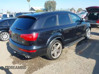 2015 Audi Q7 3.0L TDI Prestige with VIN WA1WMAFE2FD022262, listed as a IAAI auction lot 41969144 with 271,507 mi miles. Bid and sale history available at carsss.com. Image 4.