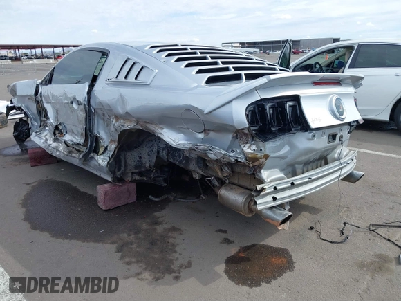 2013 Ford Mustang V6 z VIN 1ZVBP8AM2D5262788, wystawiony jako IAAI lot #41782437 z przebiegiem 54 013 mil mil oraz . Historia ofert i sprzedaży dostępna na DreamBid. Obrazek 3.