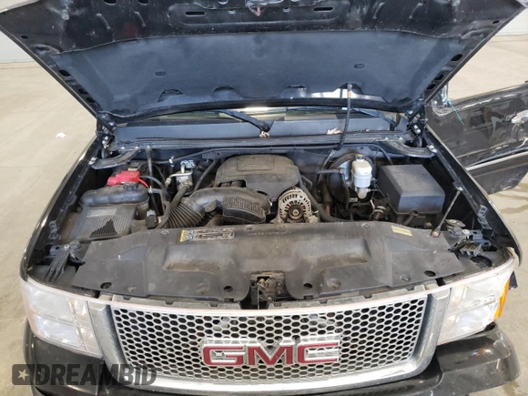 2010 GMC Sierra 1500 Denali z VIN 3GTRKXE28AG259921, wystawiony jako Copart lot #73592214 z przebiegiem 156 378 mil mil oraz Szkoda całkowita • Salvage title. Historia ofert i sprzedaży dostępna na DreamBid. Obrazek 12.